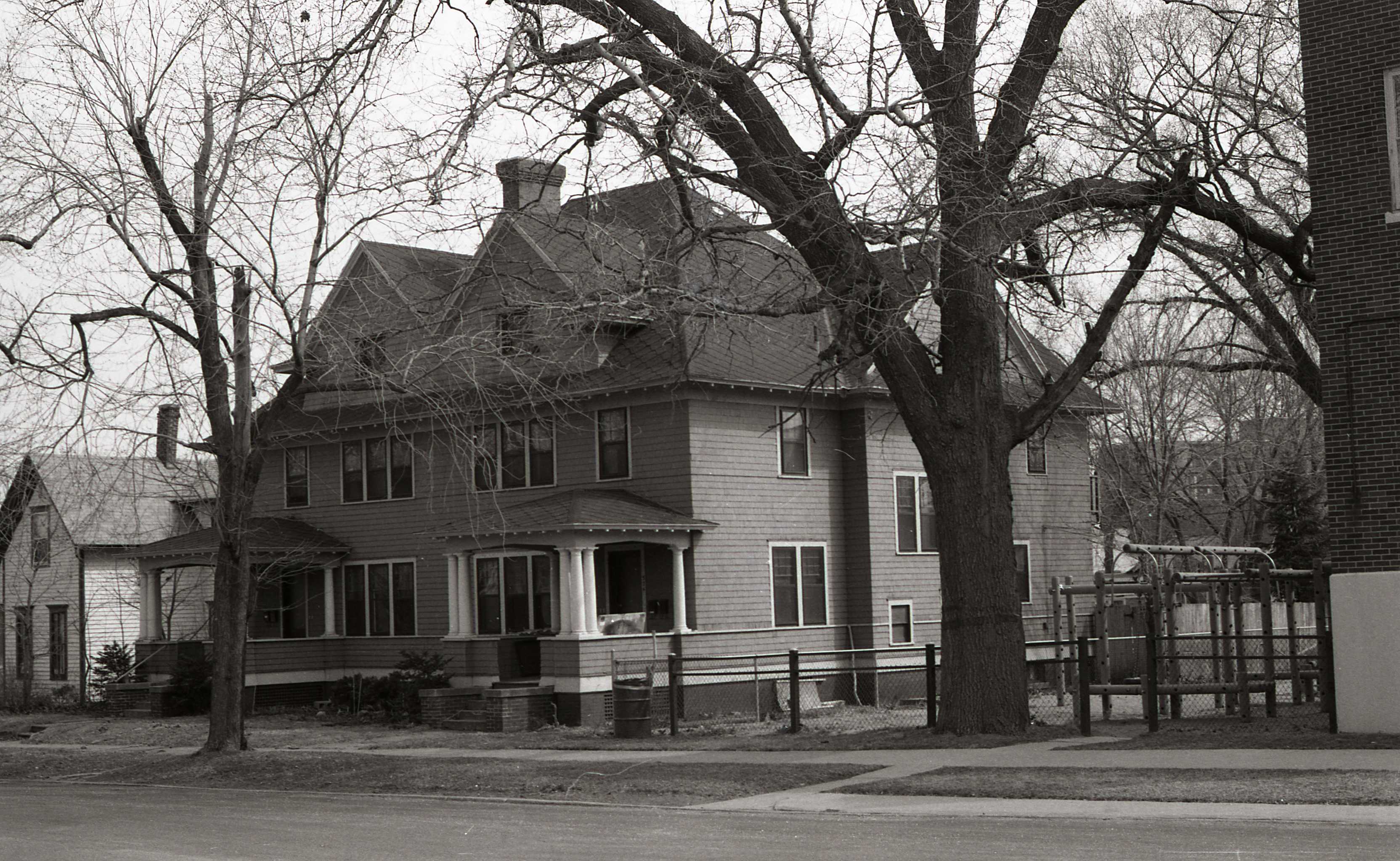 532-534 South Carroll Street